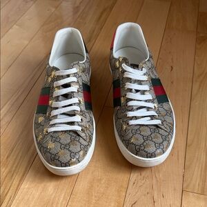 Gucci Brown GG Supreme Bee Low-Top Sneakers with Red & Green Web